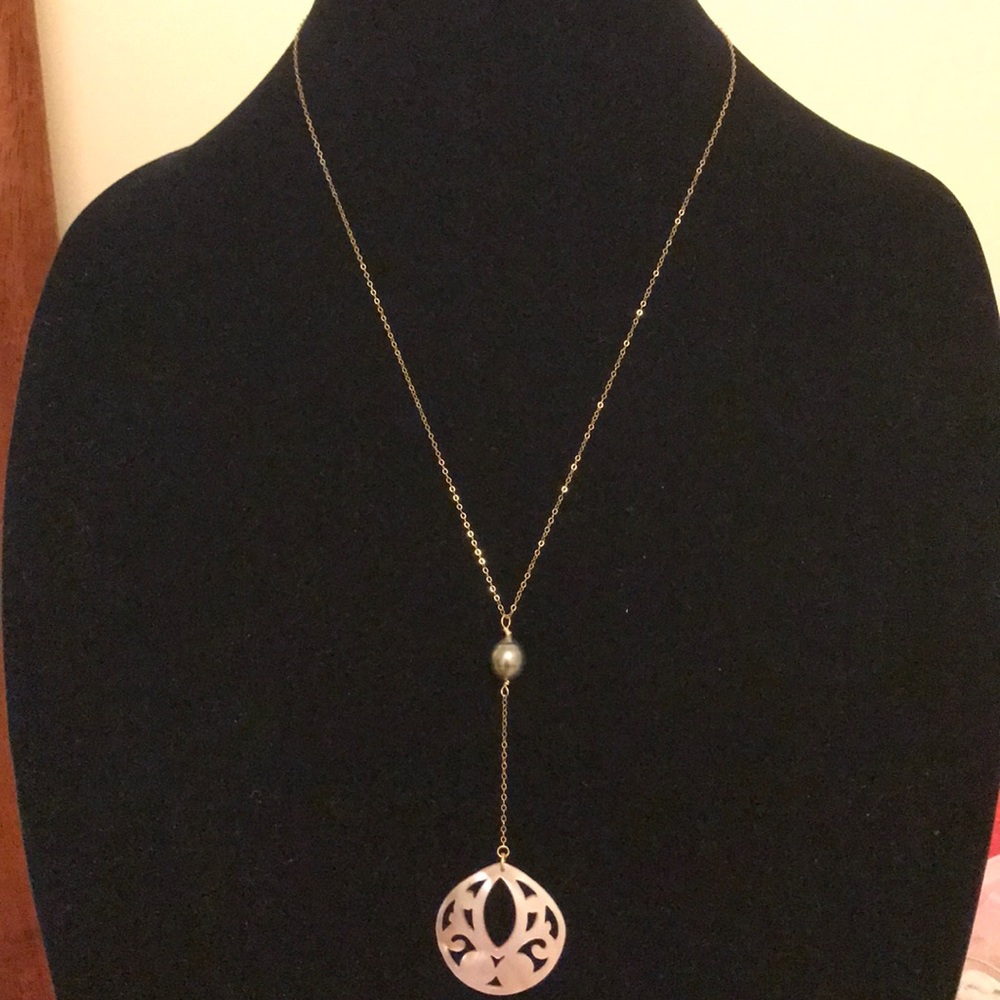 Tahitian pearl necklace